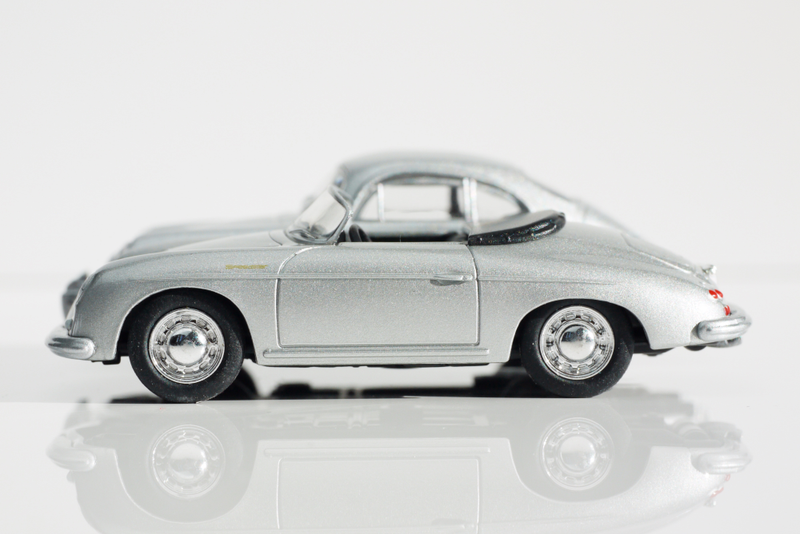Illustration for article titled Kyosho Porsche 1 1/64 #84 - Projekt RennSport Käfer #2 - 1965 Porsche 356 C Coupe